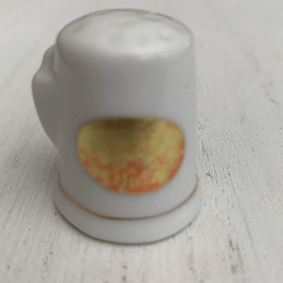 Rhode Island porcelain thimble - Picture 2 of 4
